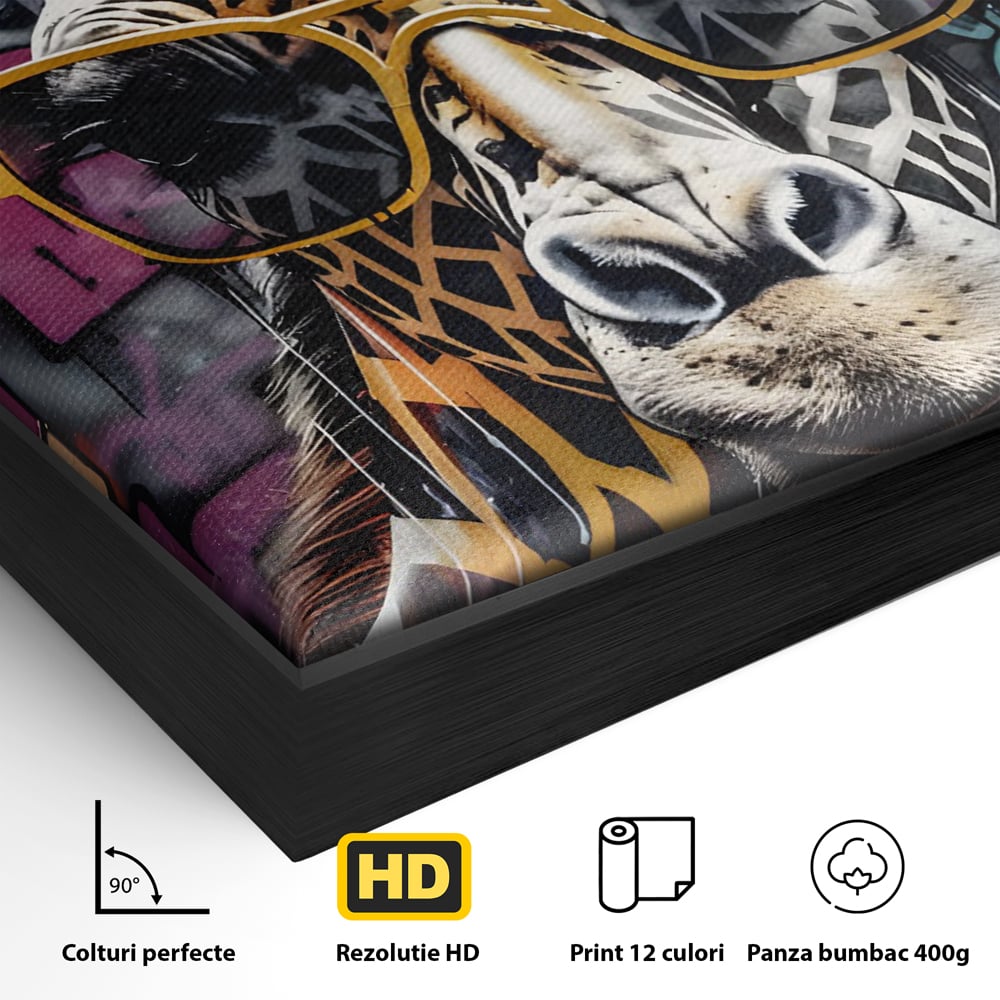 Detaliu al suprafetei: tablou canvas cu girafa stilizata, in rama de aluminiu negru